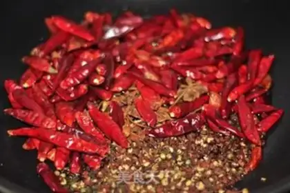 Make Spicy red soup pan step 4
