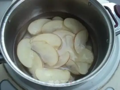 Make Apple Rose step 2