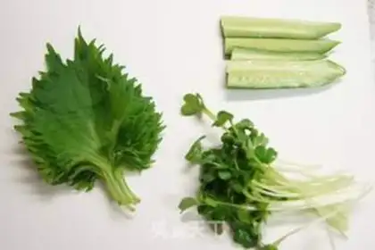 Make Seafood sushi rolls step 0