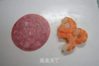 Make Seafood sushi rolls step 3