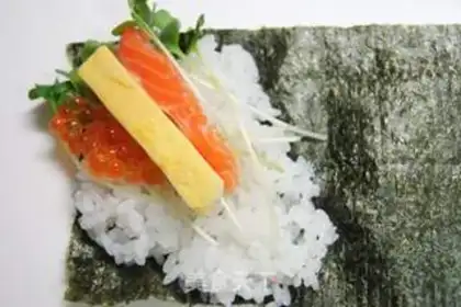 Make Seafood sushi rolls step 6