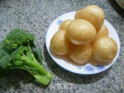 Make The pasta, the broccoli step 0
