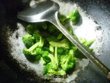 Make The pasta, the broccoli step 2