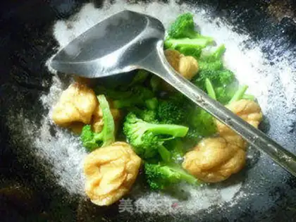 Make The pasta, the broccoli step 4