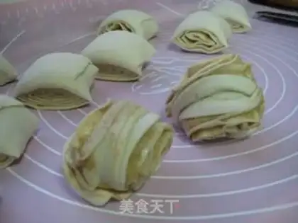 Make Sofa rolls step 7