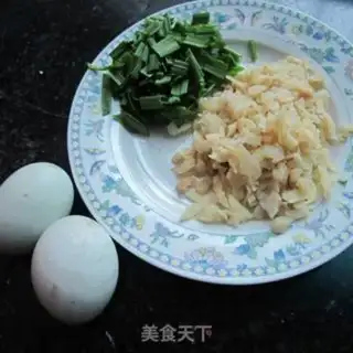 Make radish fried eggs step 1