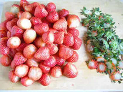 Make Strawberry jam step 1