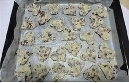 Make Rose heart-shaped cookies step 10