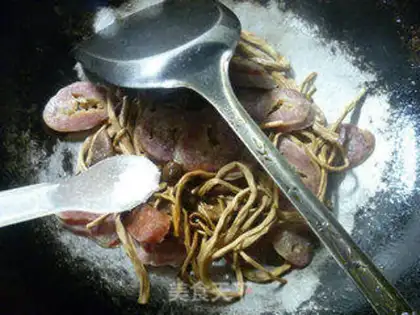 Make Weenie makes tea and mushrooms step 8