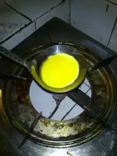 Make Egg peel step 3
