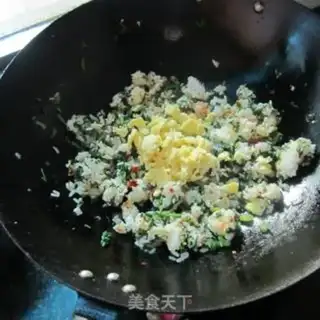 Make Mustard egg fried rice step 5