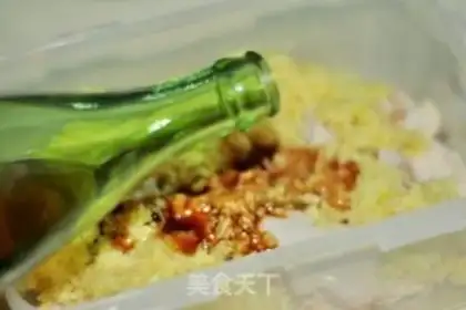 Make Garlic chicken wings with salad step 2