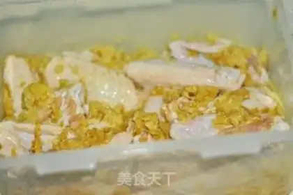 Make Garlic chicken wings with salad step 3