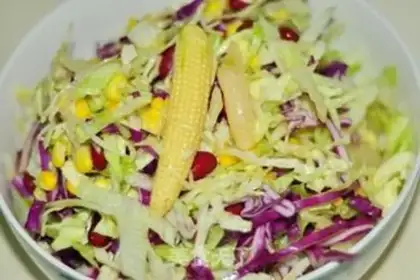 Make Garlic chicken wings with salad step 7