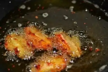 Make Garlic chicken wings with salad step 8