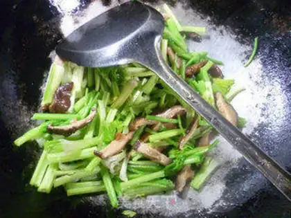 Make Fry mushrooms step 5