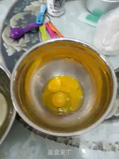 Make Strawberry cream cake step 3