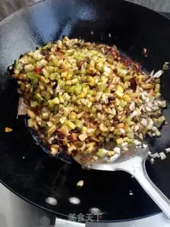 Make New Orleans mushroom sauce step 4