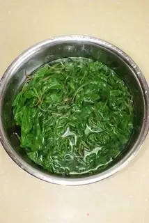 Make Five flowers and radish step 1