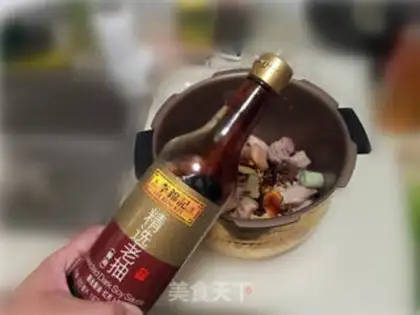 Make Red burning pig hands step 9