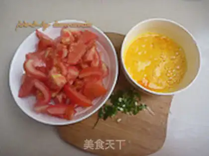 Make Tomato eggs step 1