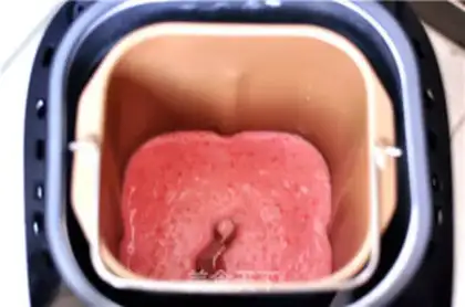 Make Strawberry cream toast step 1