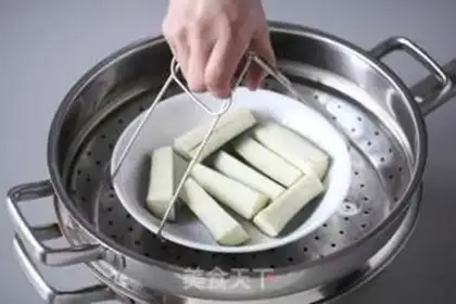 Make Meat sauce and eggplant step 0