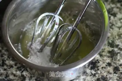 Make Strawberry cocoa cake step 5
