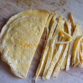 Make Bacon cheese rolls step 2