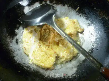 Make Spicy eggs and squirm step 6