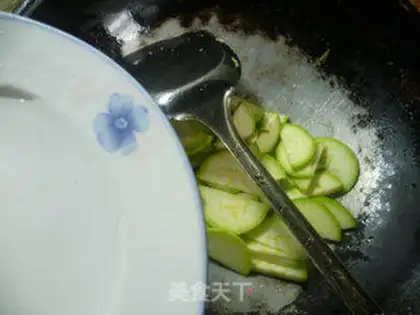 Make Spicy eggs and squirm step 7