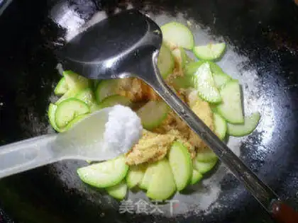 Make Spicy eggs and squirm step 10
