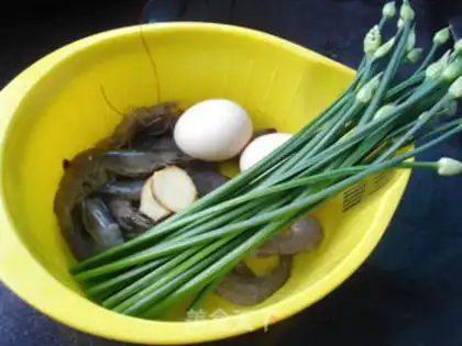 Make Shrimp and egg soup step 0