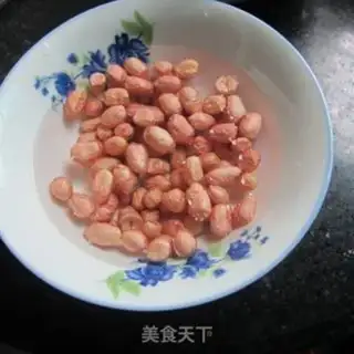 Make Peanut dates and pork meat step 1