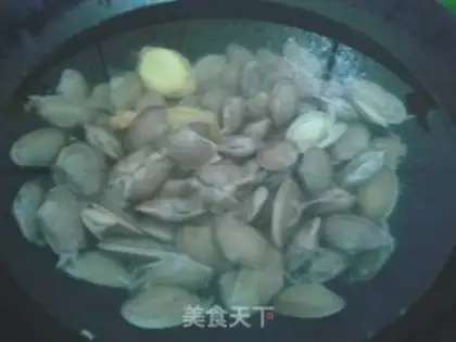 Make Cracking eggs step 1