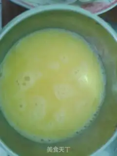Make Cracking eggs step 3