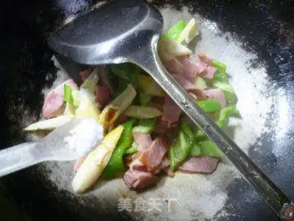 Make Green peppers, hot bacon step 8