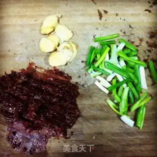 Make Little ketchup tiger, eggs and oxen step 1