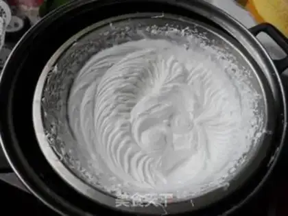 Make Strawberry cream cake step 1