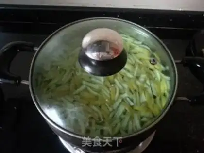 Make Lemon honey water step 4
