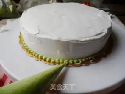 Make Strawberry cream cake step 4