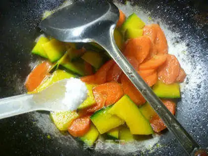 Make Carrot fried Japanese pumpkins step 6