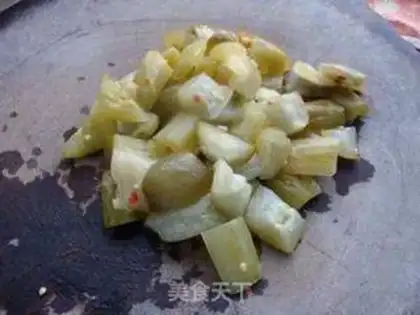 Make Sour cucumber fried pig skin step 2