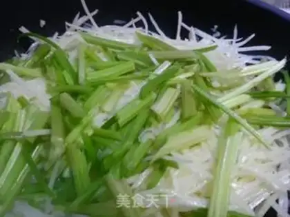 Make Celery with potatoes step 4