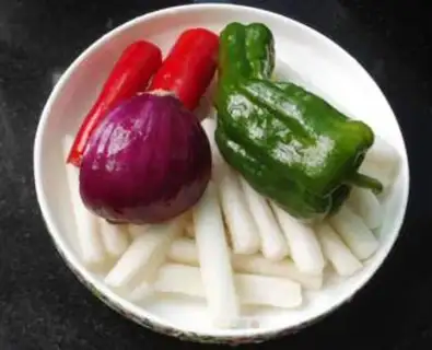 Make Hot fried rice cake step 0