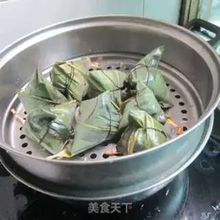 Make Onion pork and rice step 8