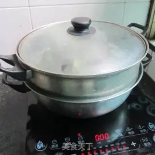 Make Onion pork and rice step 9