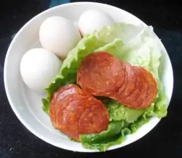Make Sausage egg rolls step 0