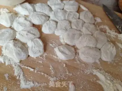 Make The meat dumplings step 2