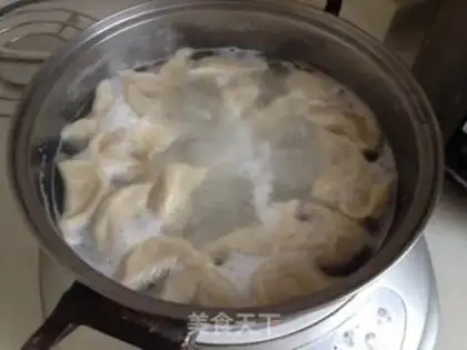 Make The meat dumplings step 5